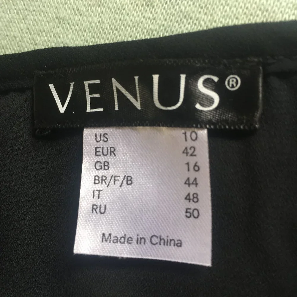 VENUS Ruffle Top - Picture 6 of 6